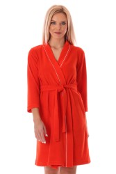 Lehký letní župan Bari s elegantní légou a bílým lemováním.