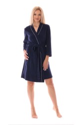 Lehký letní župan Bari s elegantní légou a bílým lemováním.