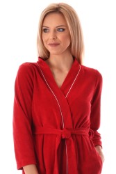 Lehký letní župan Bari s elegantní légou a bílým lemováním.